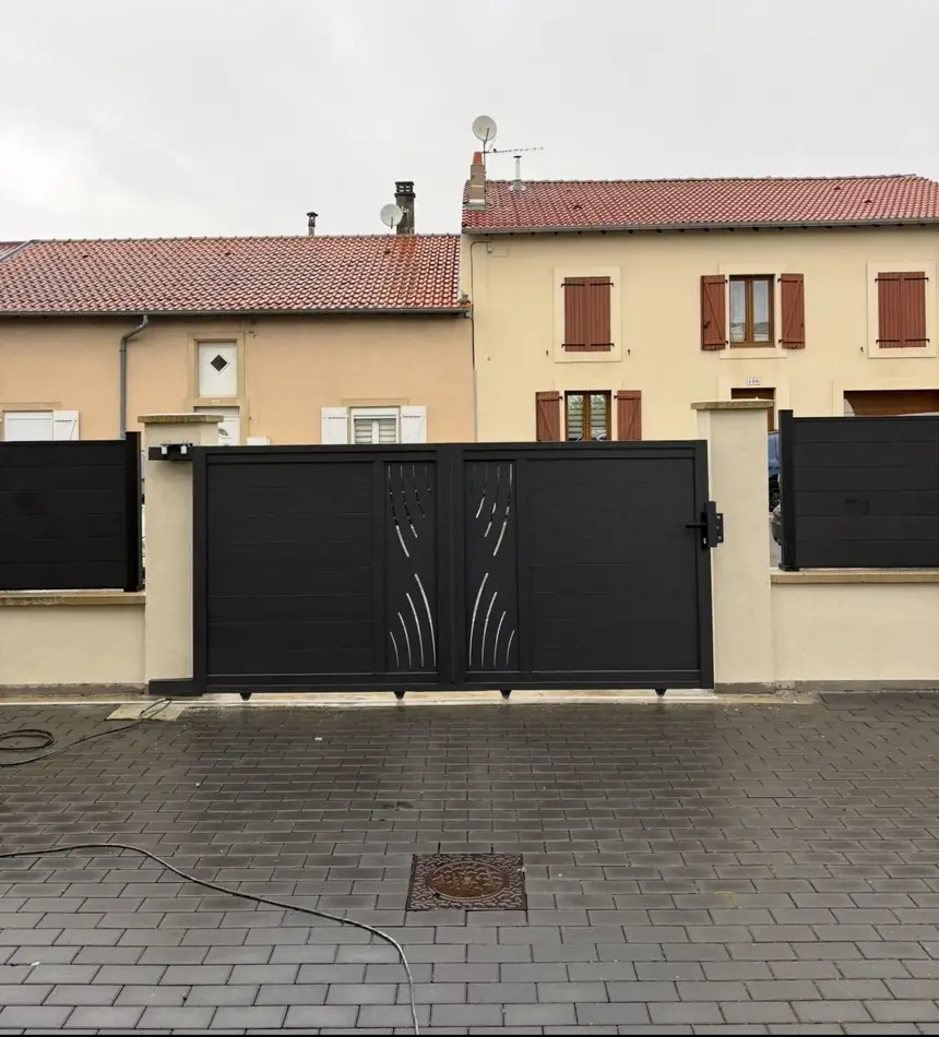 Façade & portail rénovés